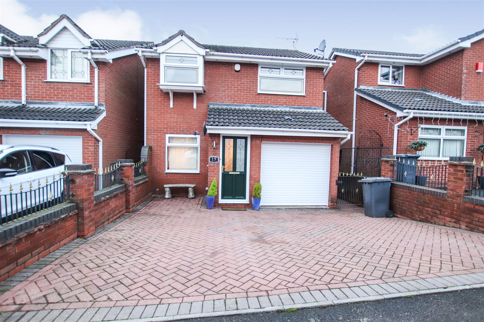 Latest Properties Bob Gutteridge Estate Agents and Valuers